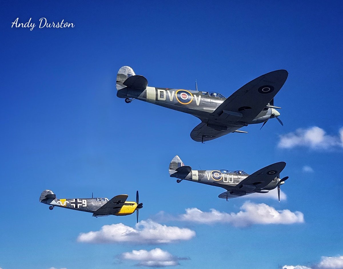 #warbirdwednesday. And a modified #UltimateFighters display team for <a href="/BmthAirFest/">Bournemouth Air Festival</a> 2019.

#spitfire #buchon #warbirds #transit #formationflying #warbirdlovers #spitfires #messerschmitt #merlinengine #airshow #airdisplay #airdemo #team #displayteam #pilots #aviation #warbird