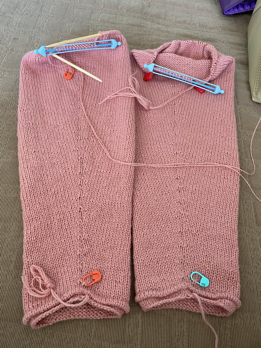 gogh27's tweet photo. 봄이지만 미리크리스마스에 구입한 실로 스웨터 ... 겨우 팔 두짝 #에어울 #purlsoho #raglanpullover #2합4mm https://t.co/0N7zkGr8Rp