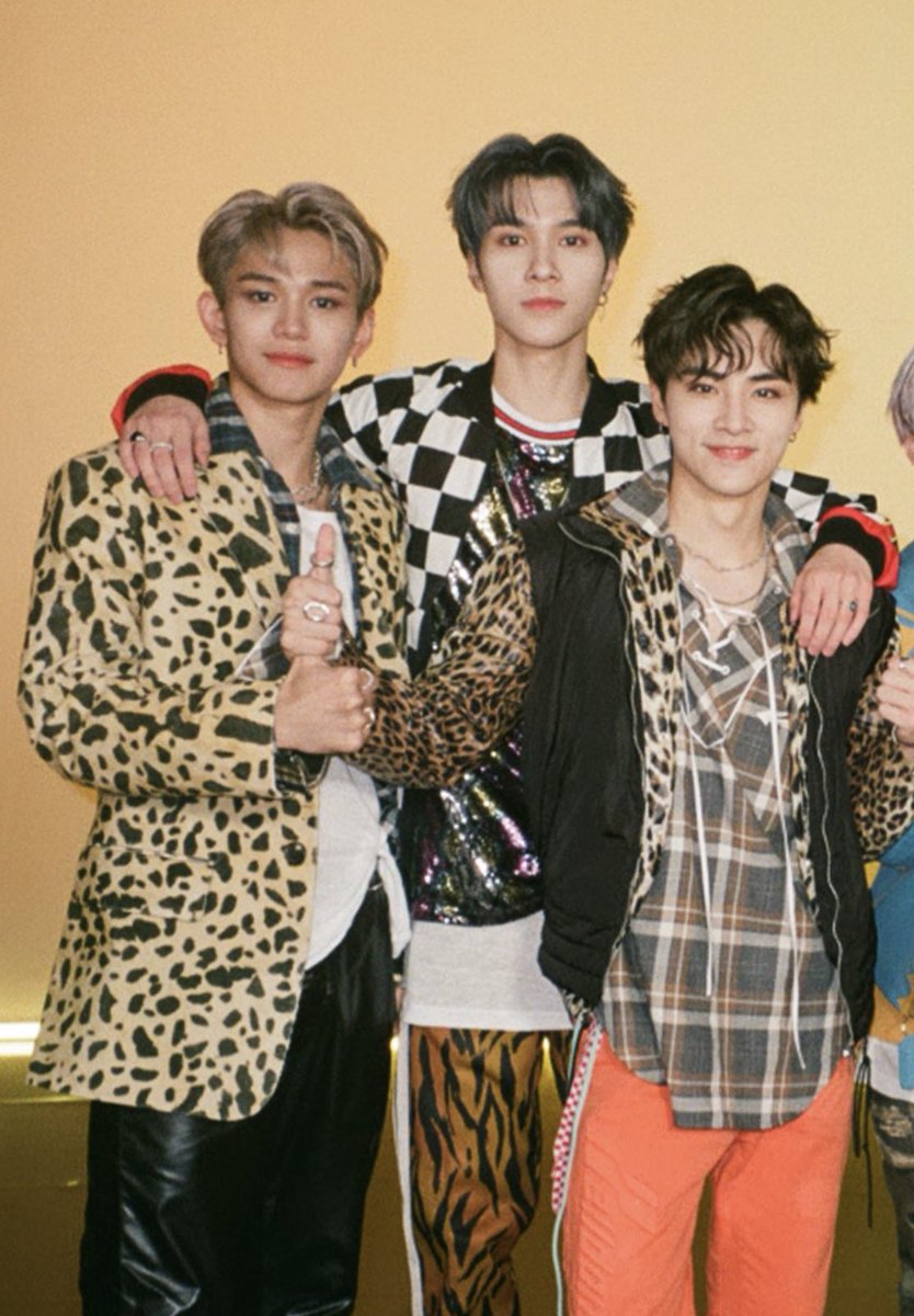 เธอกับฉัน ฉันกับเขา เธอกับเขา เราจะรักกันอย่างไรรร #henjun #LUXIAO