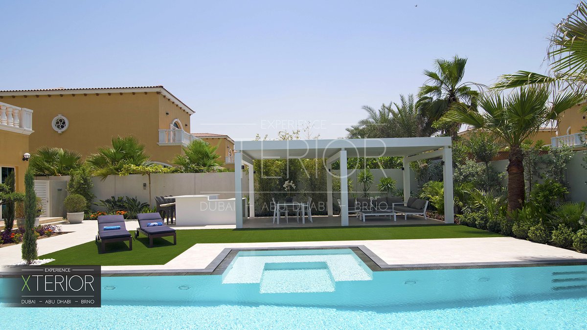 XteriorUAE's tweet photo. A wide range of personalized options, premium finishes, and flawless outside options allows each homeowner to tailor their home to fit a unique lifestyle.
#smallbackyard #dubaioutdoors #xterioruae #dubaihills #emirateshills #albrari #thelakes #sobhahartland #greencommunity https://t.co/vQlelt2uoK