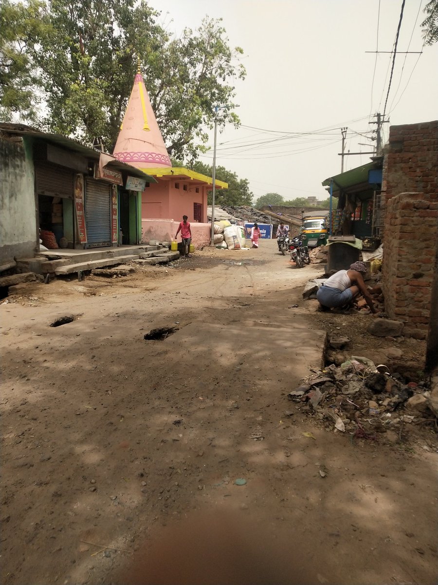 RealInd08981806's tweet photo. Pathetic situation of road at Gandhi Nagar, Dhanbad from last 1.5 yrs.. People are forced to live in such worst conditions.. Request @JharkhandCMO @DhanbadC @WeAreJharkhand @HemantSorenJMM to take action on the same.. https://t.co/gxtaDYGwff