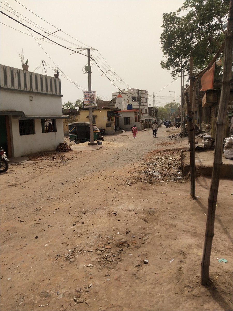 RealInd08981806's tweet photo. Pathetic situation of road at Gandhi Nagar, Dhanbad from last 1.5 yrs.. People are forced to live in such worst conditions.. Request @JharkhandCMO @DhanbadC @WeAreJharkhand @HemantSorenJMM to take action on the same.. https://t.co/gxtaDYGwff