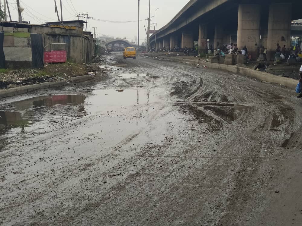 TrackaNG's tweet photo. Dear @followlasg

This is the deplorable state of Marine bridge bus stop, Apapa Lagos state

Needs: Rehabilitation and drainage

Where do you live? Send pictures of bad roads. 

@jidesanwoolu @Mr_JAGss

 #FixLagosRoads https://t.co/xbQ5Q3WvBv