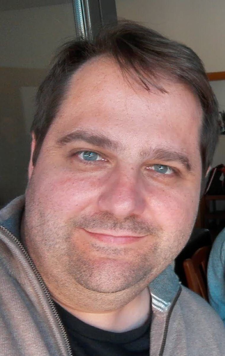 Demà dijous 1 d'abril de 2021 , juntament amb la família i amics, rendirem un memorial al nostre company de junta Pedro Invernón Martín, que malauradament tot just fa un any ens va deixar a conseqüència de la COVID-19. 

Ens trobarem a les 20:00h a la plaça Joan Sangenís