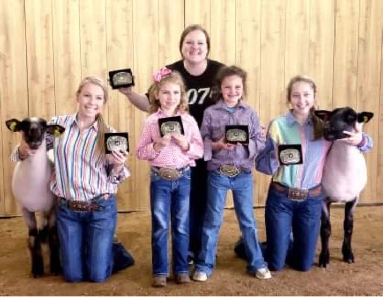 cantonffa's tweet image. 5 Buckles on Day 1 is a GREAT way to start the Van Zandt County Fair! Congratulations to each of these awesome girls!