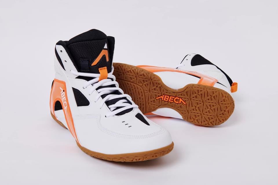 jirokabaddi's tweet photo. 昨年から交渉を続けていた台湾製カバディシューズ、４月中には最新モデルを日本でも販売開始する予定です。
値段はインド製よりも高くなりますが、品質ははるかにしっかりしています。入荷次第ネット等でも販売していく予定ですので、続報をお待ちください。

#カバディ 
#ABECA https://t.co/Eab103TQUf