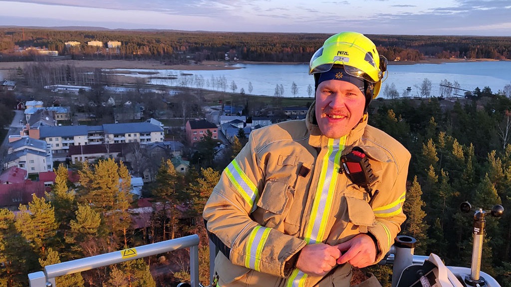 Mitä seuraa, kun palomies sairastuu koronatautiin? Lue täältä Juha Pöyhösen kokemus: bit.ly/3ftOV8Y
PS. Koronan vaikutuksista pelastustoimeen myös tänään ilmestyneessä lehdessä!
