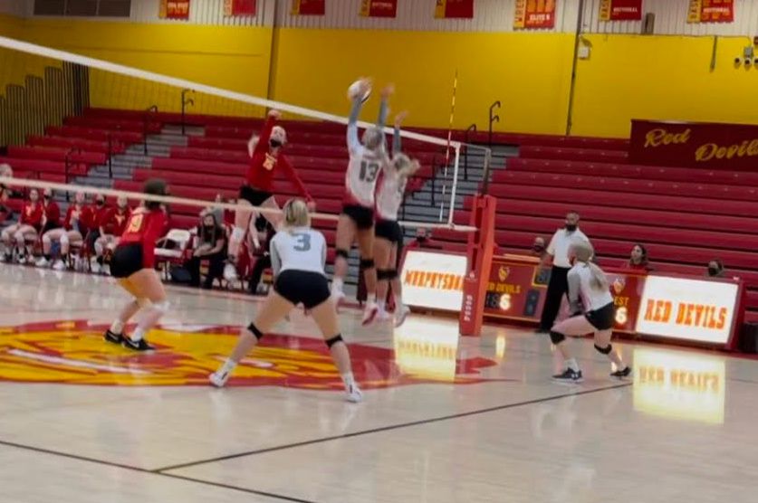 WFSportsdotcom's tweet photo. FCHS Lady Redbirds Varsity Volleyball Team Wins at Murphysboro https://t.co/5NsLMCh7je https://t.co/a1X3pcMyid