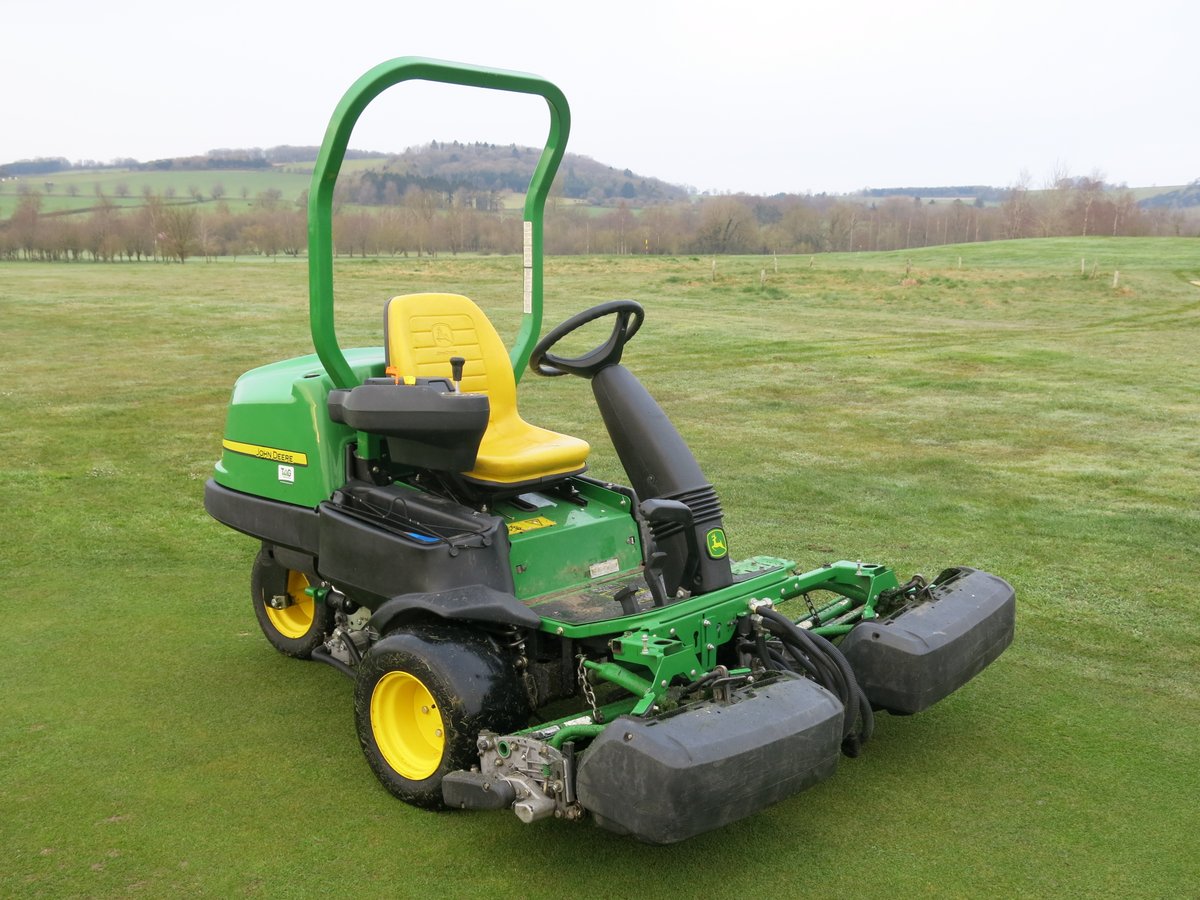 Greens mown <a href="/TallisAmosTurf/">Tallis Amos Group Turf</a>  John Deere and then treated with <a href="/terralift/">Terralift</a> Rocastem <a href="/Aitkens_turf/">𝔸𝕀𝕋𝕂𝔼ℕ𝕊</a>