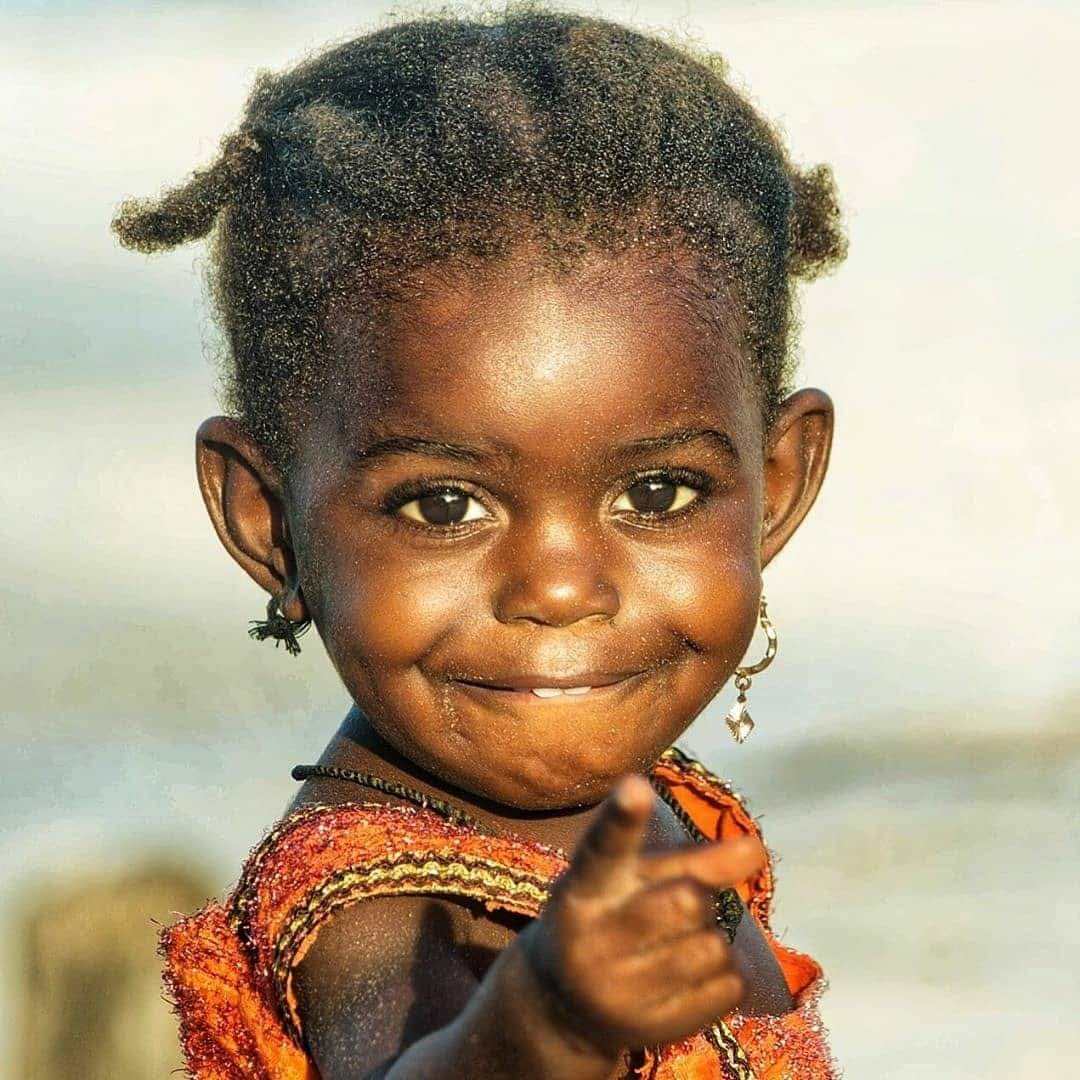 Allien2030's tweet photo. Anaandika Japhet Nyangoro 

Hata kama mikono inatetemeka kwa hofu ama kuchoka, kamwe usiachilie Upanga udondoke chini. Maana unaweza tupa chini upanga dakika ambayo adui naye alikuwa anataka kutupa upanga chini ajisalimishe kwako.

Unaweza kufunga biashara leo, https://t.co/J0SWUzTqSg