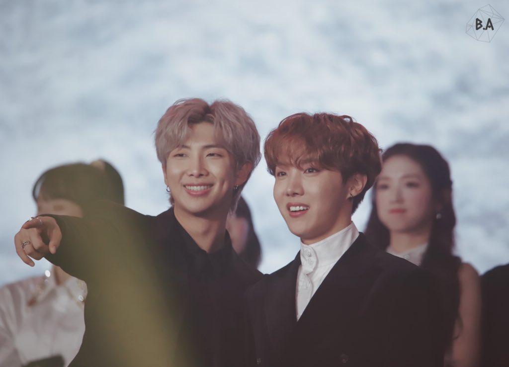 seokjinmylabsss's tweet photo. this kim namjoon and jung hoseok sequence photo https://t.co/RSRpbSvErX