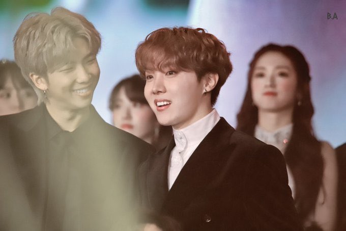 seokjinmylabsss's tweet photo. this kim namjoon and jung hoseok sequence photo https://t.co/RSRpbSvErX