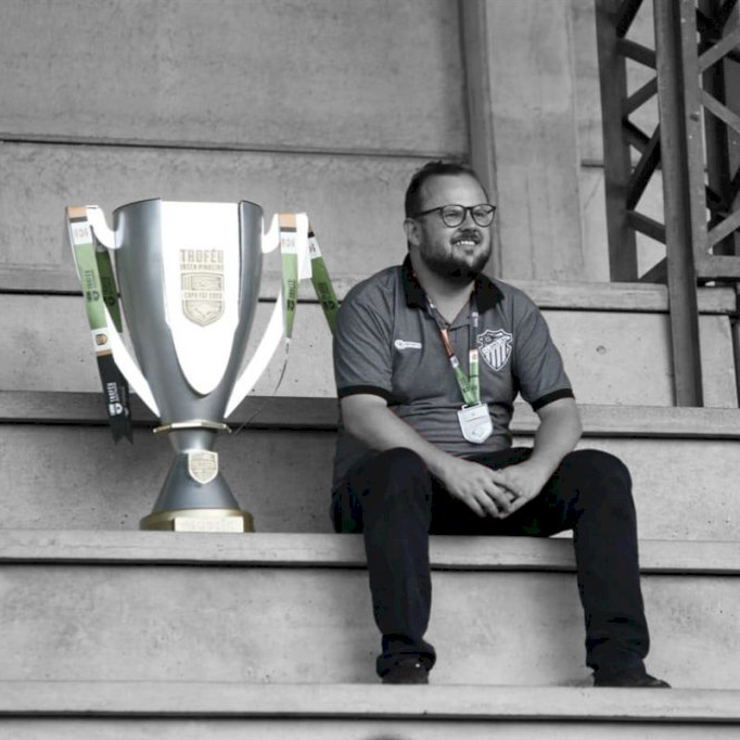 vdffactsworld's tweet photo. On 2012, Tiago Rech was the only Santa Cruz fan. In December 2020, Santa Cruz won the State Championship and qualified for the Brazilian Cup with Tiago Rech as the President of the club.

#tiagorech #rech #santacruz #gremio #braziliancup #brazil #president https://t.co/ldnVwRVDX7