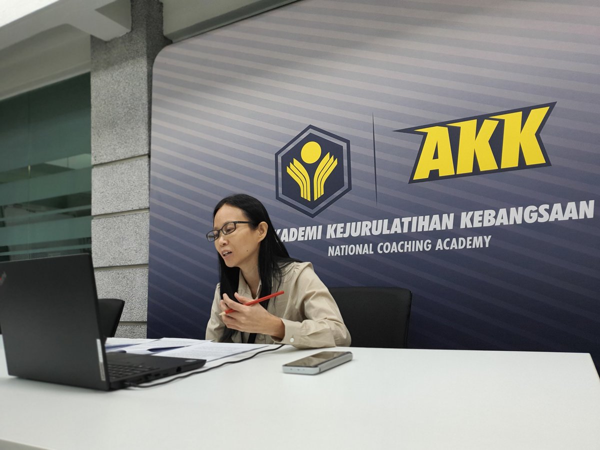 isnmalaysia's tweet photo. Sekitar sesi temu bual bersama Puan Chiang Su Ping, Pengarah Akademi Kejurulatihan Kebangsaan, ISN membincangkan aspirasi #BeyondCoaching di Bernama Radio.

#TeamISN #BeyondPerformance https://t.co/70KnXIANTa