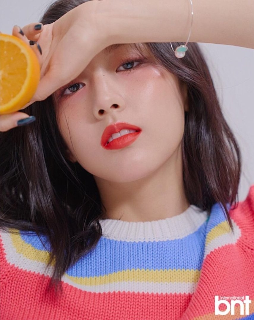 yeinnnnnnnn's tweet photo. COME ONNN BIG BRANDS FOR COSMETICS OR FASHION OR WHATEVER PLS JUST HIRE THIS LADY JUST LOOK AT JEONG YEIN https://t.co/9yELaa7tMZ