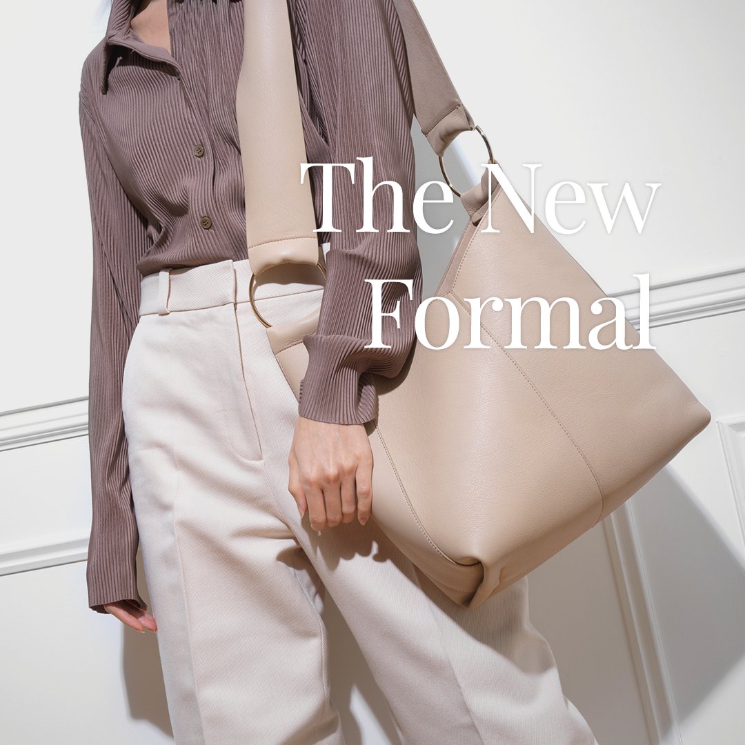 randbofficial's tweet photo. Indulge in the comfort of our elegantly slouched designs, crafted from sumptuously smooth leathers for everyday luxury.
#russellandbromley #RBSpring #RBHandbag
https://t.co/w8gGDkvlpP https://t.co/gAUHKWLrs4