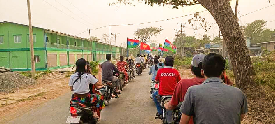 People took to the streets against the military dictatorship on foot and on motorbikes in Kawlin Township, #Sagaing  Region on Mar. 31. (Photo: CJ) 

#WhatsHappeningInMyanmar