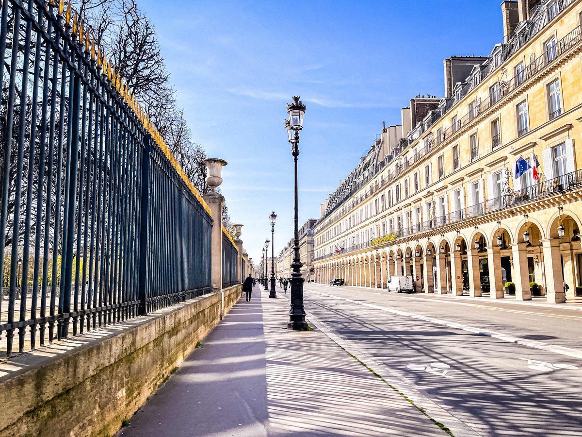ParisJeTaime's tweet photo. 🇬🇧 Happy Wednesday! ☀️
🇫🇷 Bon mercredi à toutes &amp; tous ! 😍 #Parisjetaime

📍 Rue de Rivoli https://t.co/n0SdhyRy7c