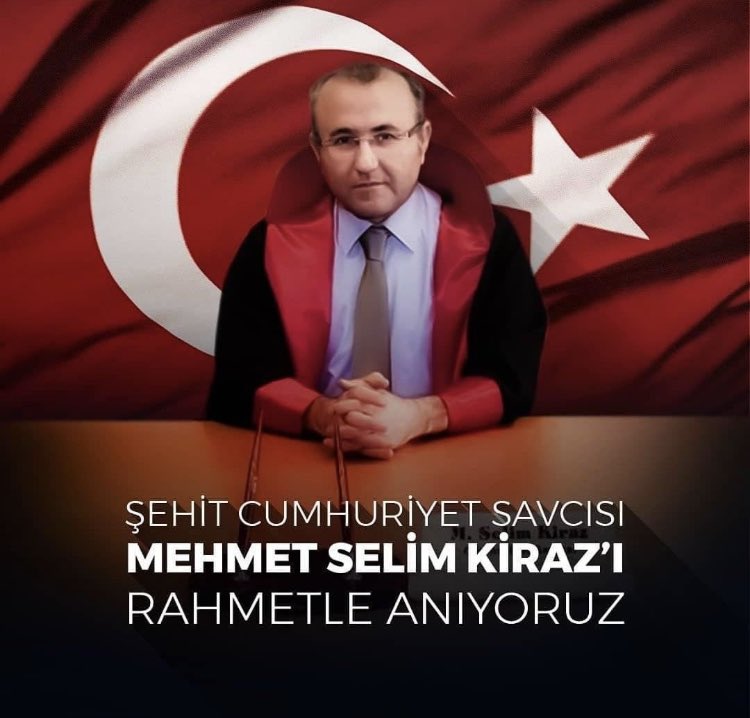 tekin_dinc0404's tweet photo. 6 yıl önce DHKP-C ve Fetö terör örgütü ortaklığı ile makamında şehit edilen Cumhuriyet Savcımız #MehmetSelimKiraz'ı rahmetle anıyoruz.
Terörü destekleyen herkesi bir kez daha lanetliyoruz.. 

Mekanı cennet, Makamı âli olsun.

🇹🇷 🇹🇷 🇹🇷 https://t.co/6ILlsppRst