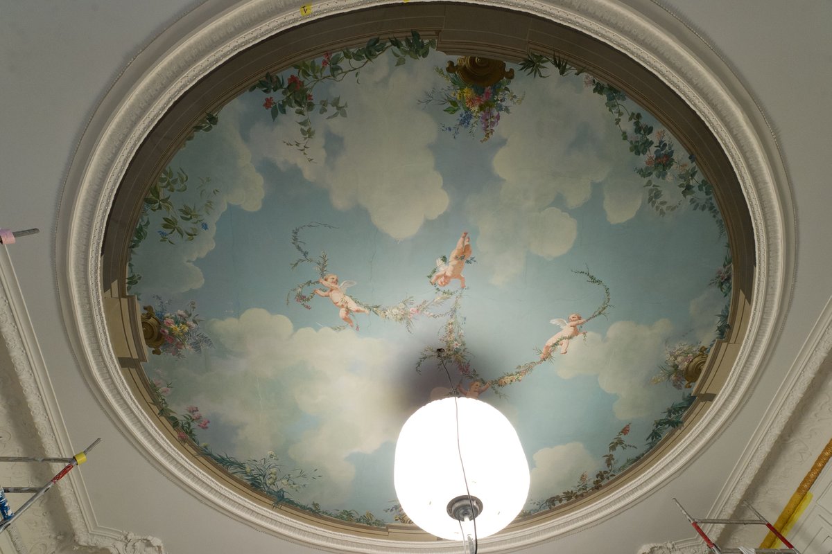 [#ProjetEmblématique] Nos #InnovativeBuilders rénovent l’Hôtel Intercontinental Paris Le Grand ! 

✨Façades, toitures, cour intérieure et le mythique <a href="/ICCafedelaPaix/">Café de la Paix</a> ☕ : entrez dans les coulisses de sa #rénovation. 

Architecte : Ertim  
Designer : Pierre-Yves Rochon