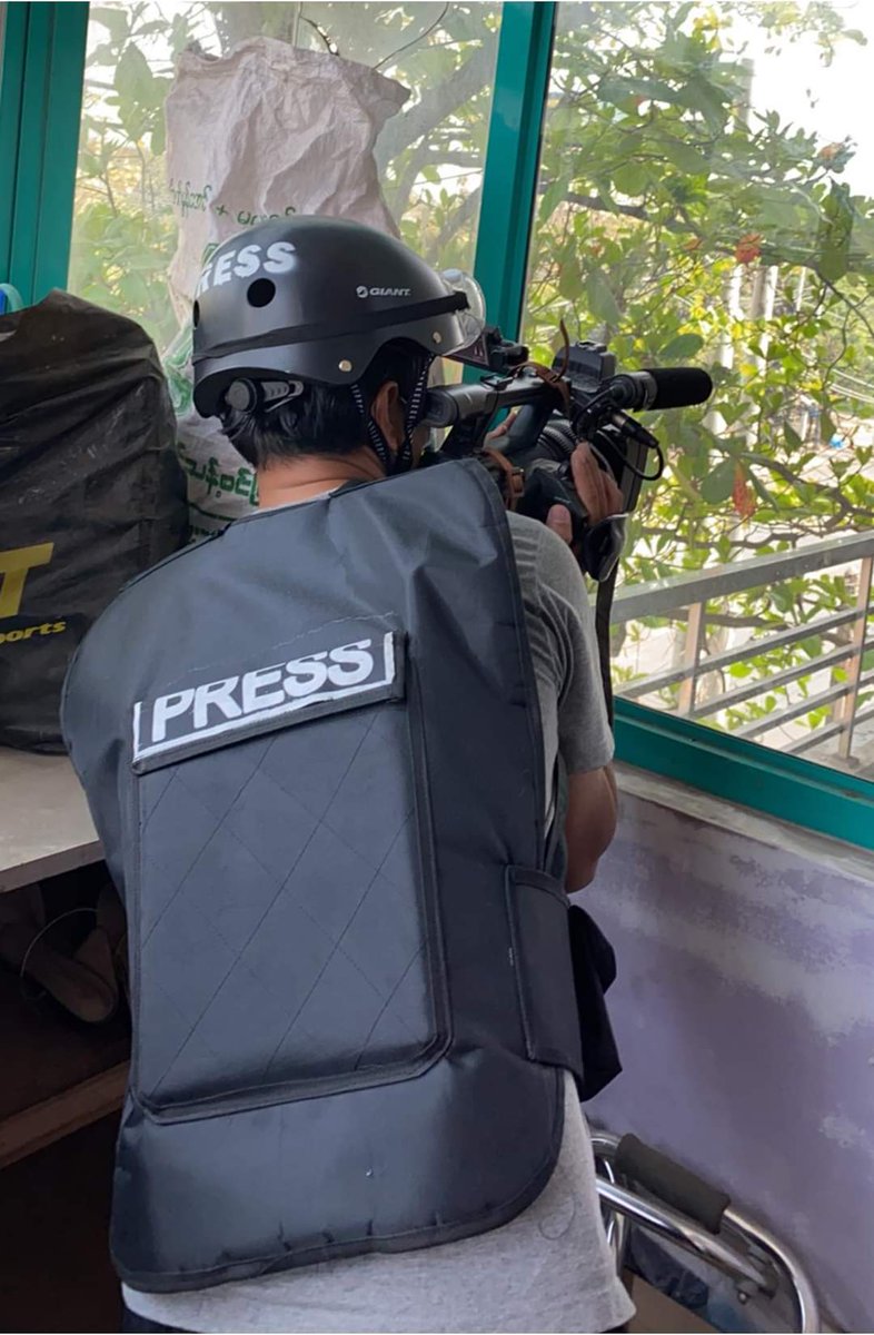 MayTheint9's tweet photo. Hello Clarissa, let's meet up with real press in Myanmar instead of fake responds created for u and kindly stand for humans who are suffering from killers. 
#clarissaward
#CNN
#CnnNews
#MilkTeaAlliance 
#WhatsHappeningInMyanmar https://t.co/TLrqDzF3Z2