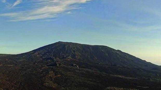 Linfore's tweet photo. Si ce séisme se situe à la Plaine des Cafres, il montre toutefois que le Volcan est en phase de recharge.

"Le séisme ici ressenti est localisé à la Plaine des Cafres, une région connue pour avoir pas mal de sismicité."

#volcan #pitonfournaise #OVPF #P... https://t.co/xrSSlQ1rBG https://t.co/oFb2I2xgyW