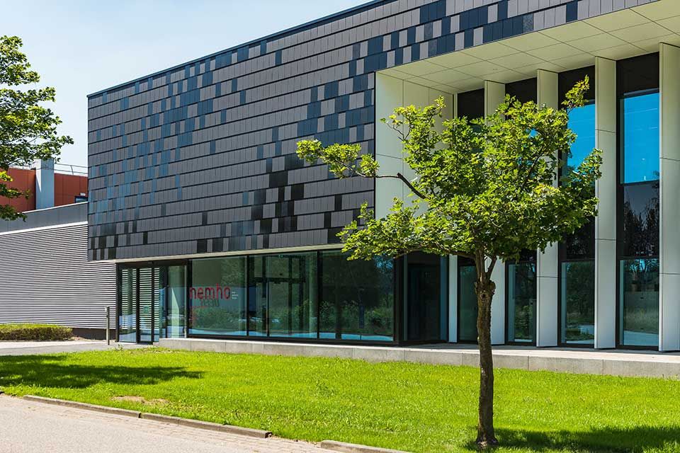 Het Next Material House (NEMHO) werd afgelopen jaar opgeleverd voor onder meer Trespa. Ook deze maand vergaart het veel aandacht in de architectuurmedia! 
Lees het artikel van Stedenbouw over het Next Material House hier: buff.ly/39uoZGj #sustainable #design #architecture