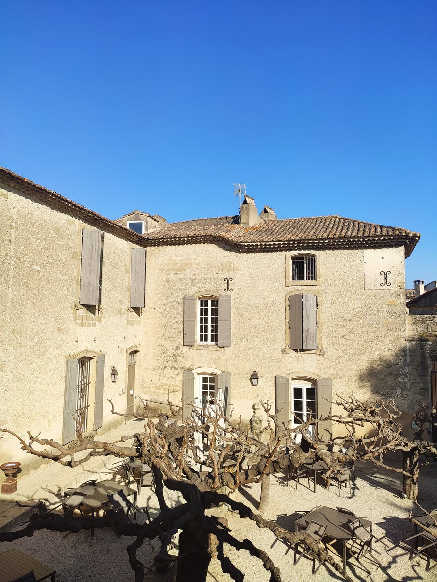 Olivia_Mahieu's tweet photo. Hier, je formais Patricia et Marc, propriétaires du très beau @DomaineEscaunes dans le Gard.
Un #coachingdigital pour leur permettre d'être pleinement à l'aise sur les réseaux sociaux.
Un très bel endroit pour vos séjours, fêtes familiales et séminaires.
Voyez vous-même ! https://t.co/7MoiFGjCLn