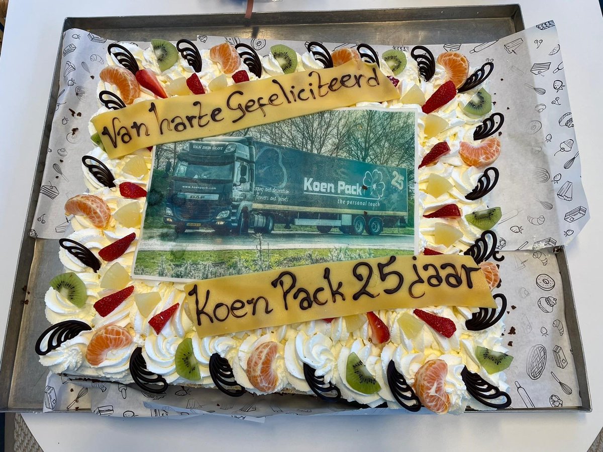 De Koninklijke Van der Slot Groep feliciteert <a href="/KoenPack/">KoenPack</a> met hun 25-jarig bestaan!
Daarnaast zijn we, met trots, al meer dan 20 jaar logistiek dienstverlener van <a href="/KoenPack/">KoenPack</a>. Een prachtige samenwerking.
We wensen <a href="/KoenPack/">KoenPack</a> (en onze samenwerking) nog vele jaren toe!