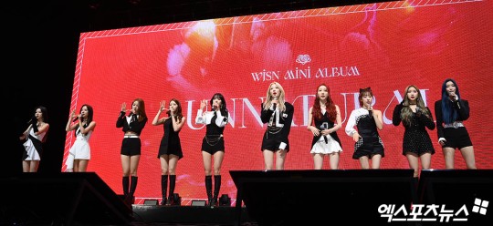 WJSNDAILY's tweet photo. [PIC] 210331 #WJSN at the #UNNATURAL media showcase (1) 

#우주소녀 #언내추럴 https://t.co/l1nvv6mNhk