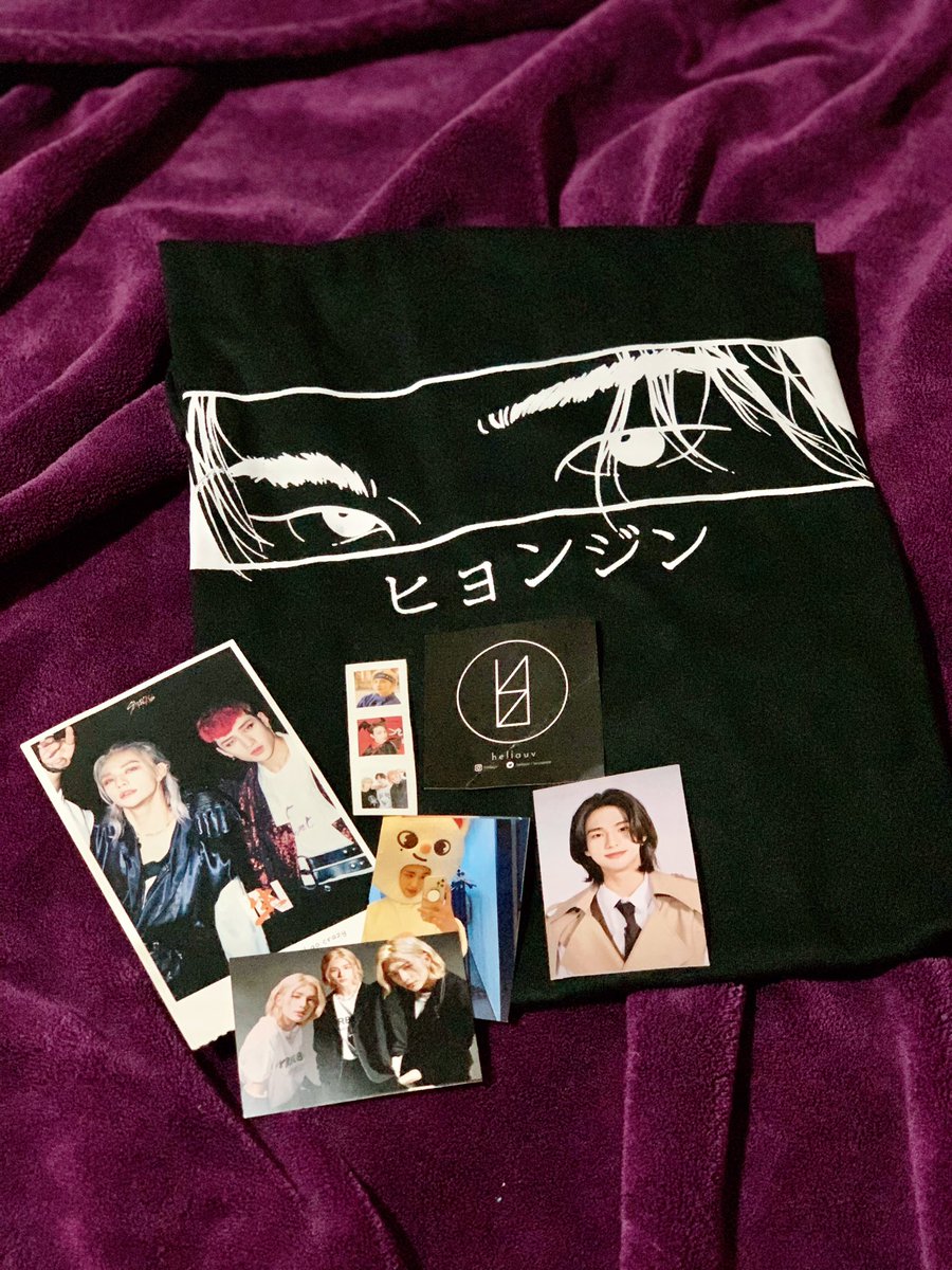 reIihyun's tweet photo. forgot to twt about this yesterday since i was a bit busy but my hyunjin shirt from @lauvanter @hellauv finally came home 🥺🤧 can't wear to wear this ❣️ #hellauvfeedbacks https://t.co/uF6iQcaQq4