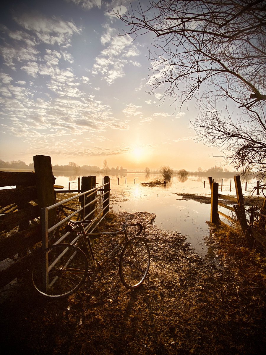 GMcC9's tweet photo. Morning all, wishing you a great day from Norfolk https://t.co/n1jtK4INny