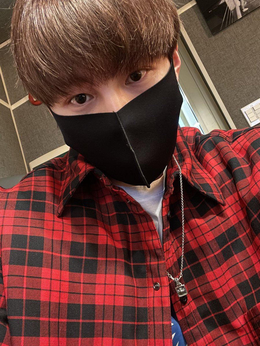 gooreumseng's tweet photo. ✌️✌️ 날씨가 좋뎌? https://t.co/6CC7XGMHNi