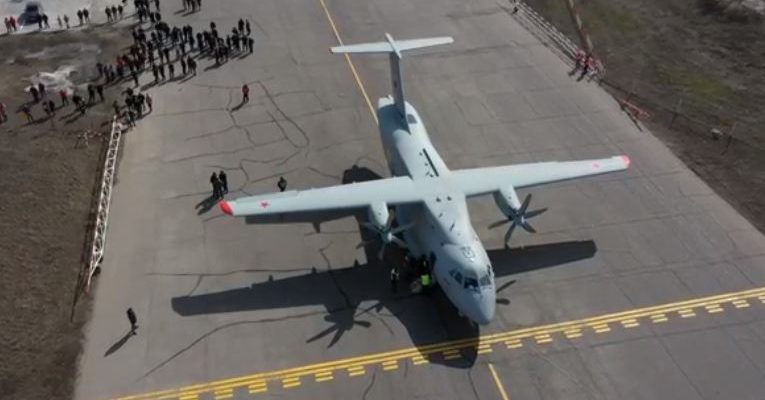 самолеты над воронежем. ил-112в военно-транспортный самолёт. самолеты над воронежем. аэропорт придача воронеж. бомбардировщики над воронежем.