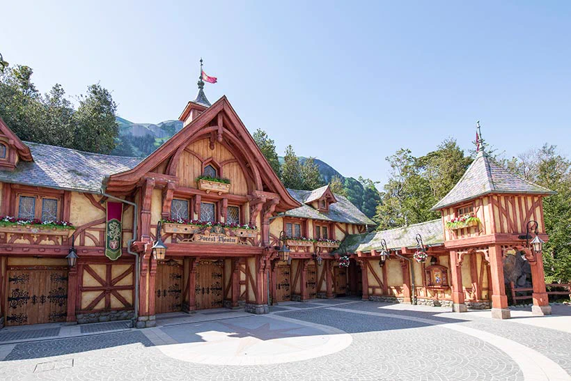 東京ディズニーランドから嬉しいニュース！本格的な屋内シアター『ファンタジーランド・フォレストシアター』がオープンで話題に！！