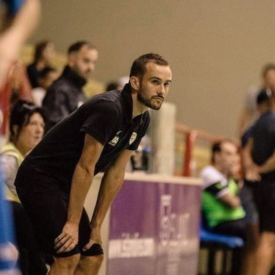 Updated my online CV on my website. A few stats and a bit of fun with numbers. Available for interesting projects anywhere in the World! Really excited to get back to coaching.

Get in touch!

damonshaw.co.uk/damon-shaw-uef…

<a href="/profiveacademy/">Profive Futsal Academy</a> <a href="/CoachFutsal_Net/">CoachFUTSALnet</a> <a href="/Futsal_Focus/">Futsal Focus</a>