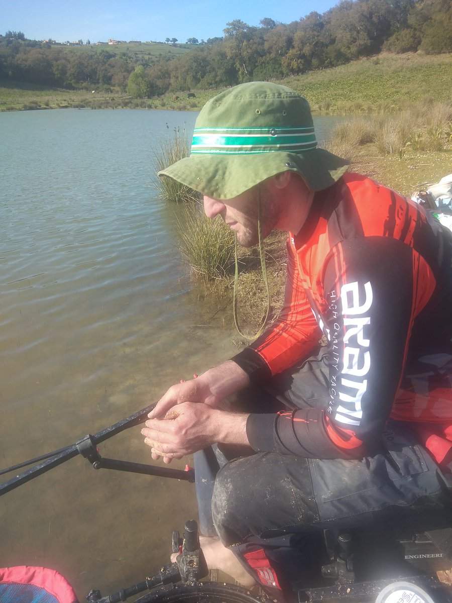 BaderSurfcaste's tweet photo. Sortie Feeder au milieu de la Nature sur un Lac de Barrage de Montagne 

#Bader_Pêche 

#Feeder

#SKIKDA

#Nature 

#Barbeau https://t.co/DkF4a2T66m