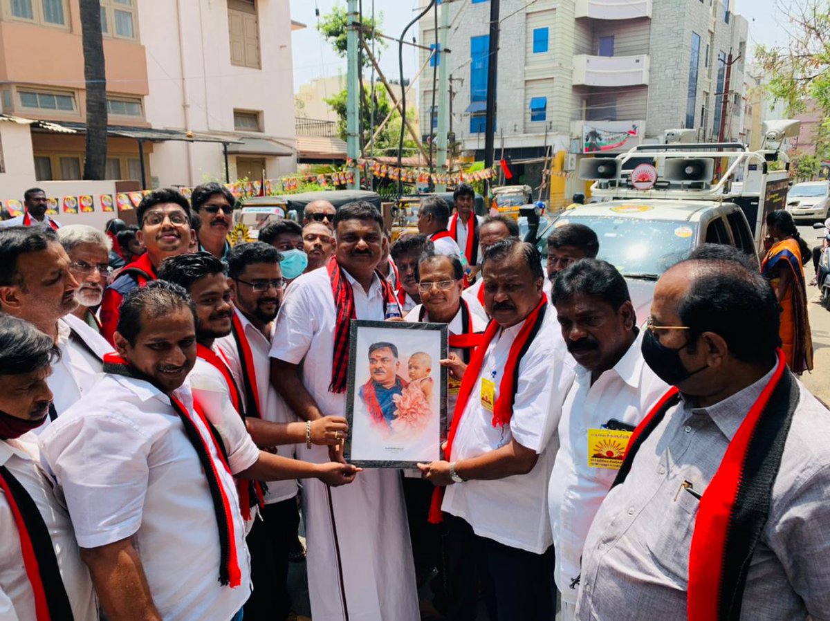 ksivasenapathy's tweet photo. தொண்டாமுத்தூர் தொகுதிக்கு உட்பட்ட ஆர். எஸ். புரம் பகுதியில் பொதுமக்களைச் சந்தித்து வாக்கு சேகரித்த போது
உடன் பகுதி செயலாளர் திரு. கார்த்திக் செல்வராஜ் அவர்கள் மற்றும் கழக உடன்பிறப்புகள்.
@arivalayam
#DMK4TN
#Thondamuthur4KSS
#VoteForKSS
#VoteForDMK https://t.co/YriZKVPHNj