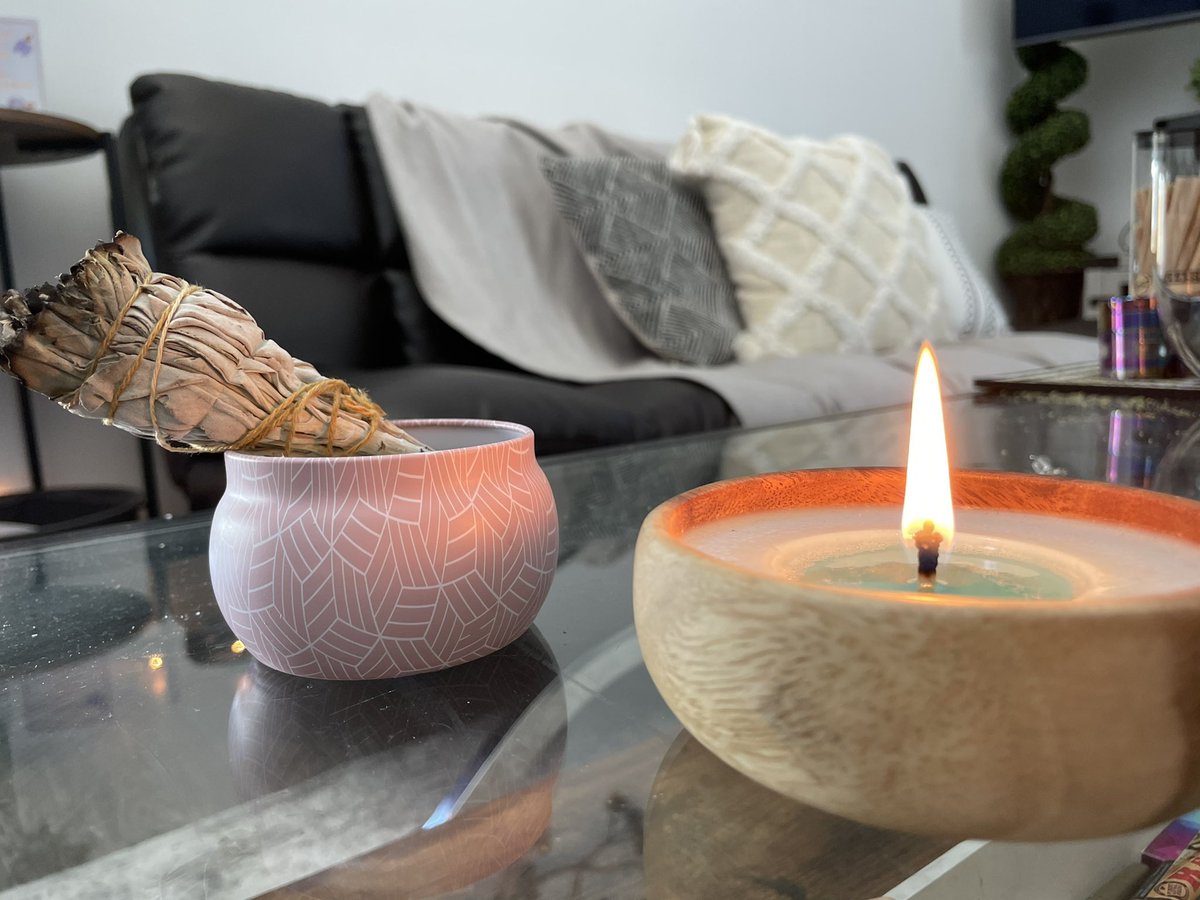 Hudem_96's tweet photo. Yep, we can all learn more from each other. Even those we think don’t know such as as we do.If we can set aside our Egos and pride.There’s no shortage of lessons . We are all each other’s Students and  teachers https://t.co/r7vOCmYYxp