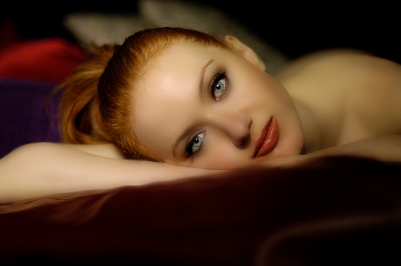 TonestarDeluxe's tweet photo. Images from the archive of a model and dear friend of many years
#portrait #portraitphotography #australia #australianmodel #redhead #redheadmodel #playingwithshadows #thoseeyes #model #portraitperfection #australianphotographeroftheyear #woman #redlipstick #red https://t.co/DyJGdofidg