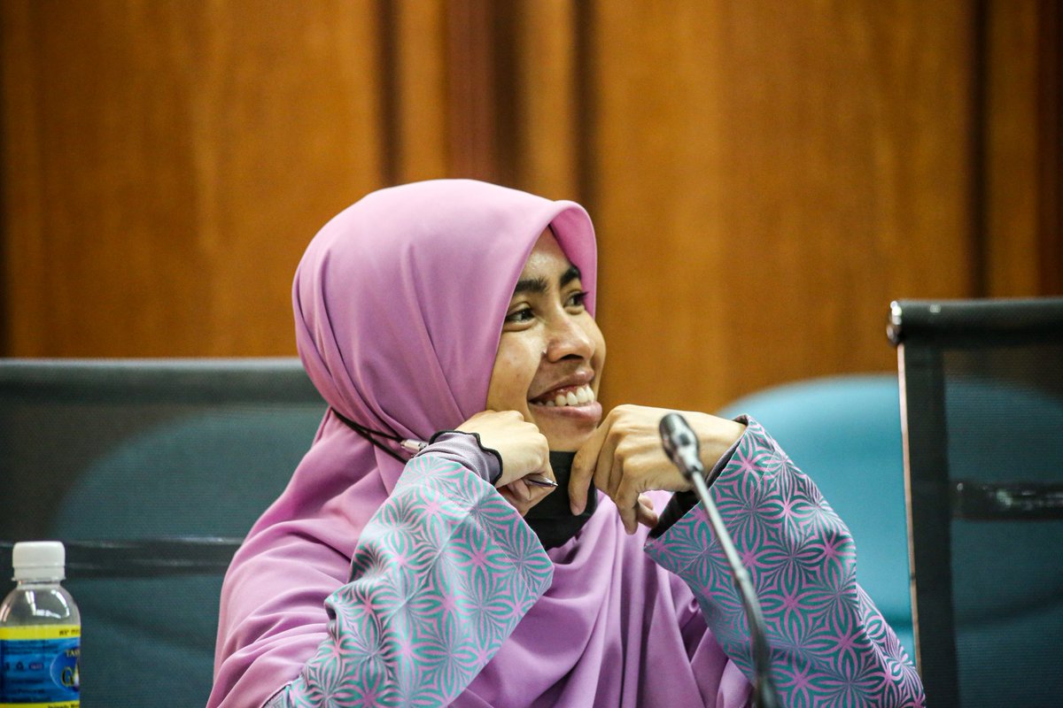 UstazMohdNor's tweet photo. Semoga perbincangan dan persetujuan hasil mesyuarat ini dapat meningkatkan lagi hasil mutu perkhidmatan dan penerangan di peringkat negeri Terengganu.
#UstazMohdNorHamzah #UPDI #IMiTS #TSIS #N18Terengganu #BukitPayungSejahtera #TerengganuMajuBerkatSejahtera https://t.co/ym6M2aCvNC