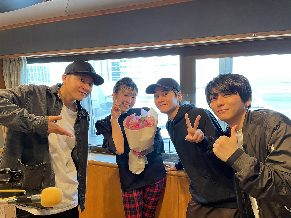 Keita_Lead's tweet photo. 無事E-ne!に突撃してきた^_^✨
(ミツミンが呼んでくれた🤫)

今日も今日とて絶好調ビタミン100パーミツミンに逆に元気いただきました♪

最後まで突っ走って下さい〜☆彡
俺だけ盛れてない写真どうぞ^ ^ https://t.co/5I0Y567KfJ