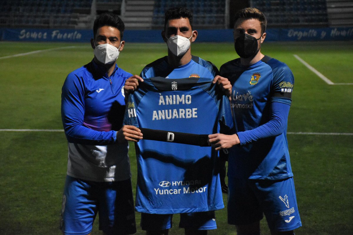 rubenanuarbe's tweet photo. Pocas palabras me salen para agradecer el cariño y afecto de todos. Lo que si sé lo orgullosos que estarían ellos de verlo. Tengo un vacío que sé, que no se puede llenar, pero gracias por sentiros cerca. https://t.co/0Mzzv6ccMo