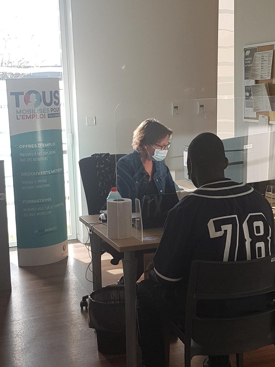 PoleemploiT's tweet photo. #tousmobilisés pour trouver la bonne formation grâce aux matinées 100%#formation à #Tulle: commerce, Btp, transport, aide à domicile... Etc, les organismes de formation repondent à vos questions à Pôle Emploi chaque dernier mardi du mois. https://t.co/VwLEUlFqUu