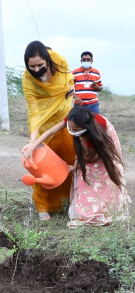 TanpureSonali's tweet photo. Humble request to all- 
instead of making 'April Fool' on 1st April, plant a tree and make 'April Cool'. This lovely gesture of yours may help making this Earth cool!
एक झाड लावून 'एप्रिल कुल' साजरा करूयात.
#AprilCoolChallenge @prajaktdada @supriya_sule @AnaspureM @SayajiShinde https://t.co/b2Y1dQqCrC
