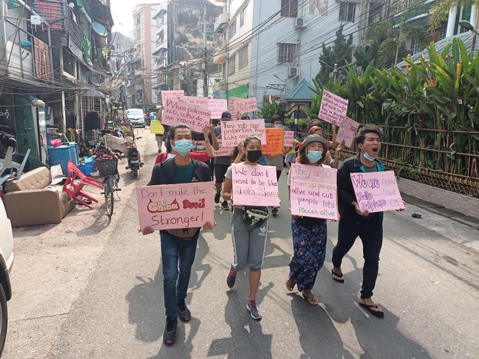 shafiur's tweet photo. #Mar31Coup Sanchaung, Yangon

Happening now.  Also reports of electricity shut down in Yangon, Mandalay, Pathein, Naypyitaw, Taunggyi and Magway. 

#WhatsHappeningInMyanmar #myanmar https://t.co/wF1JAiOilx