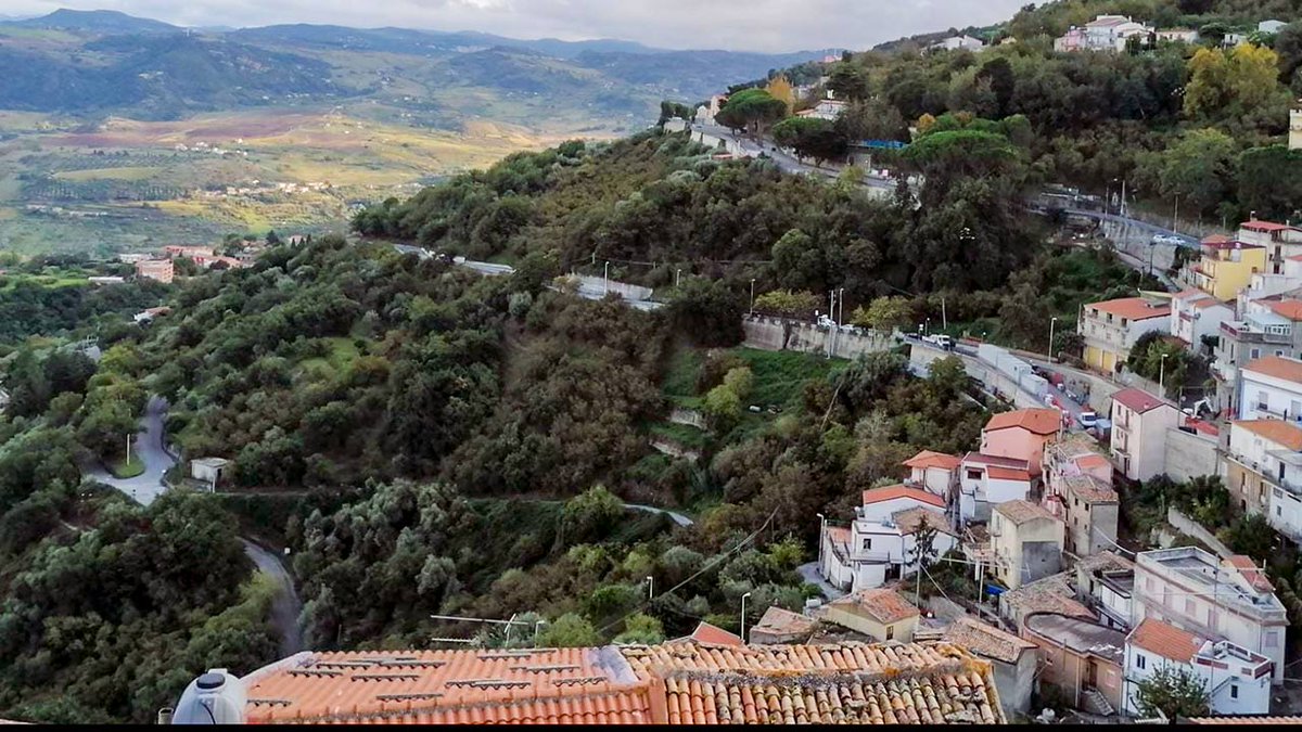 canalesicilia's tweet image. Dissesto idrogeologico - #Librizzi, arriva la progettazione per la periferia sud-est - canalesicilia.it/dissesto-idrog…
#DissestoIdrogeologico