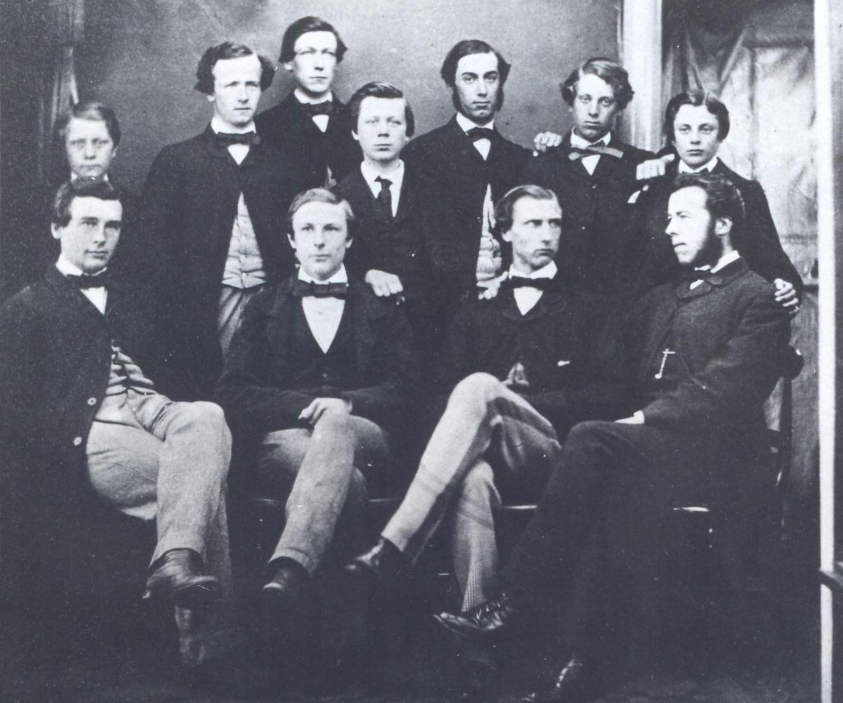 The first team photograph we have is the Oakham School cricket team of 1860. Here is there line up: W.P.Day, H.C.Godfray, C.Warren, A.S.Wade-Gery, H.J.Wiseman, G.T.Haigh, W.Malan, B.A.Galland, B.Lamb, A.F.Heaton, Mr. Hughes. #SchoolFirsts #FromtheArchives