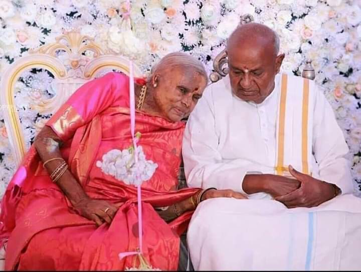 bengalurutuluva's tweet photo. In today's political scenario with the statement of @mla_sudhakar, media gag orders &amp; many untold stories

This lovely #CoupleGoals picture &amp; the the way @H_D_Devegowda has led his public life should be an inspiration for present lot of politicians

Praying for speedy recovery https://t.co/8yFLytRdiY