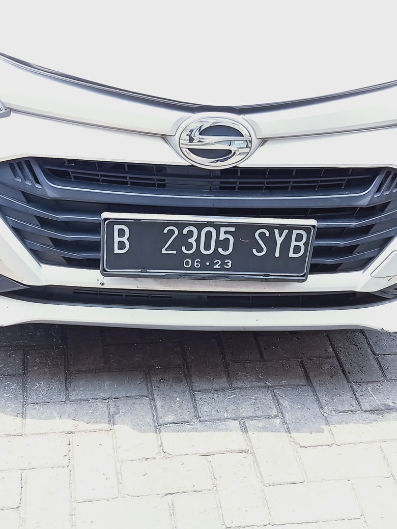 muhtom7's tweet photo. u/ Bpk yg nyerempet mertuaku di Kebayoran Baru (27/03/2021), (krn didesak warga) membawa lalu meninggalkannya begitu saja di depan gang rumahku. Ditunggu itikad baiknya. Depan gang rumahku, tanya rumah Catra.

#tabraklari
@NTMCLantasPolri @TMCPoldaMetro @DKIJakarta @infojakarta https://t.co/UVsSt3eWyq